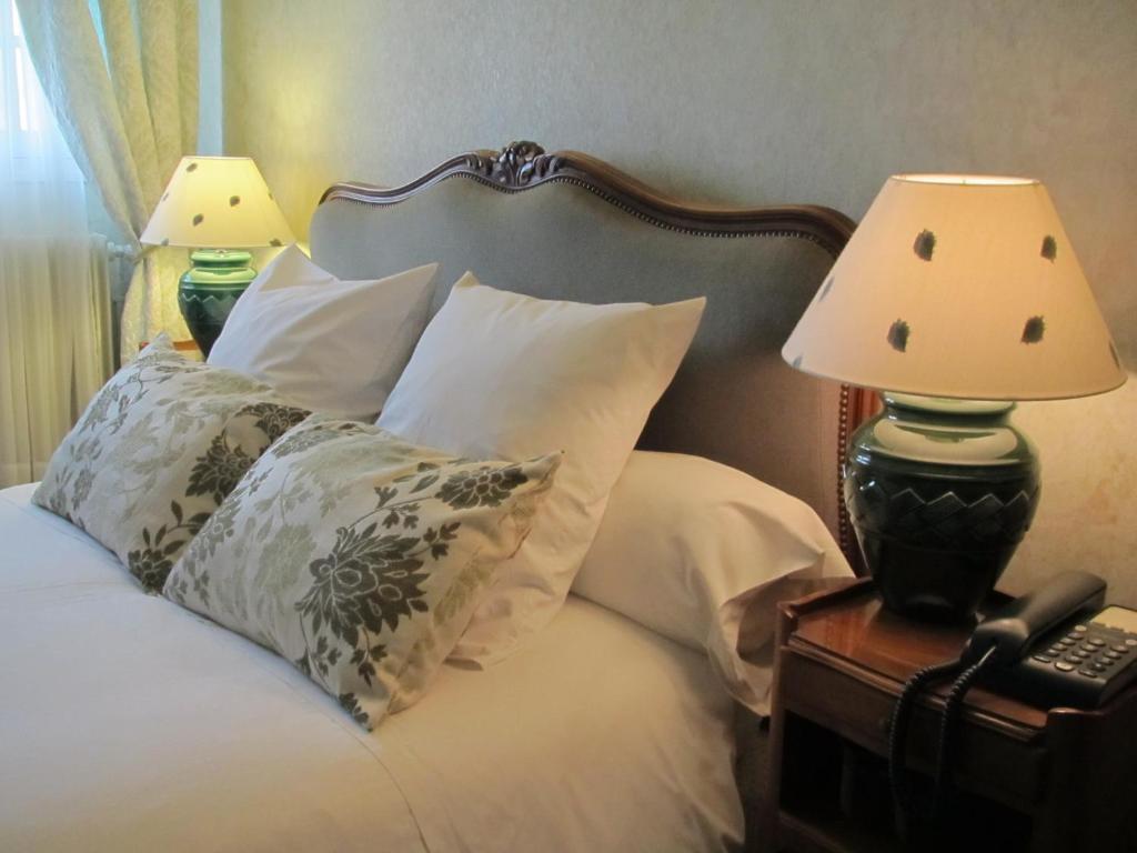 Chateau Beau Jardin Hotel Gaillan-en-Medoc Ruang foto